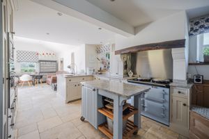 Open plan breakfast kitchen- click for photo gallery